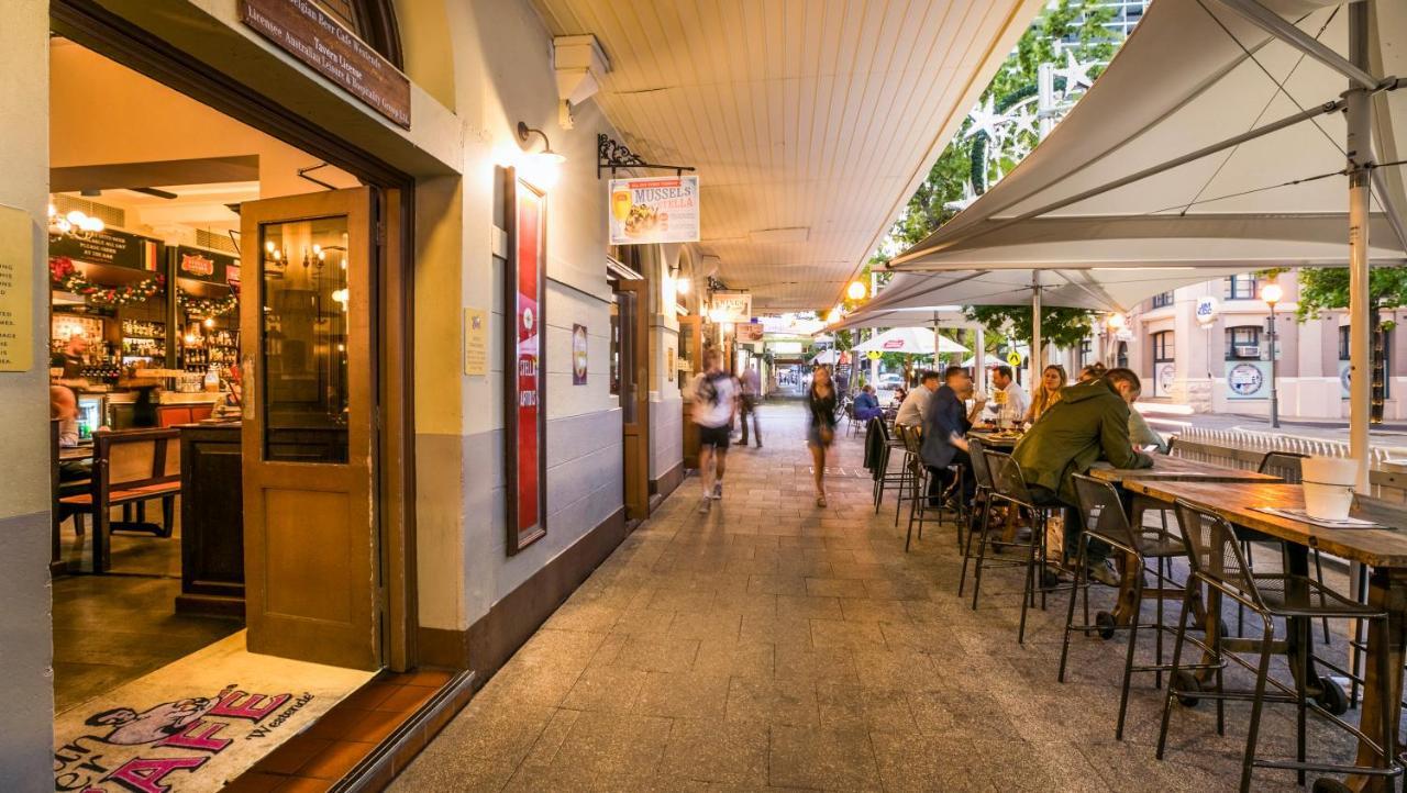 Nightcap At Belgian Beer Cafe Hotel Пърт Екстериор снимка